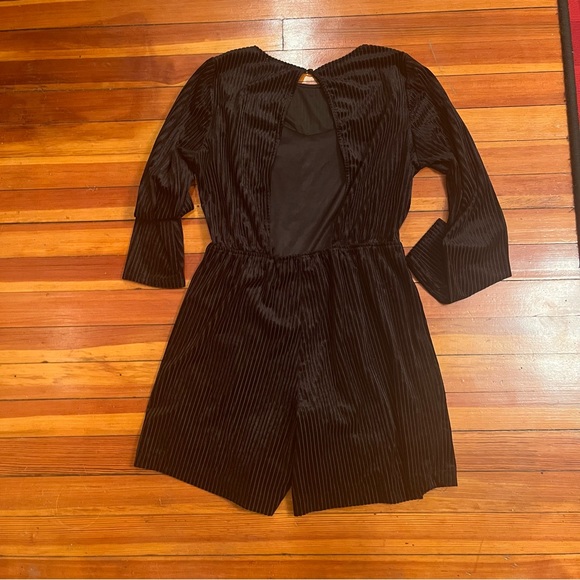 Sold 👑 - Picture 2 of 3